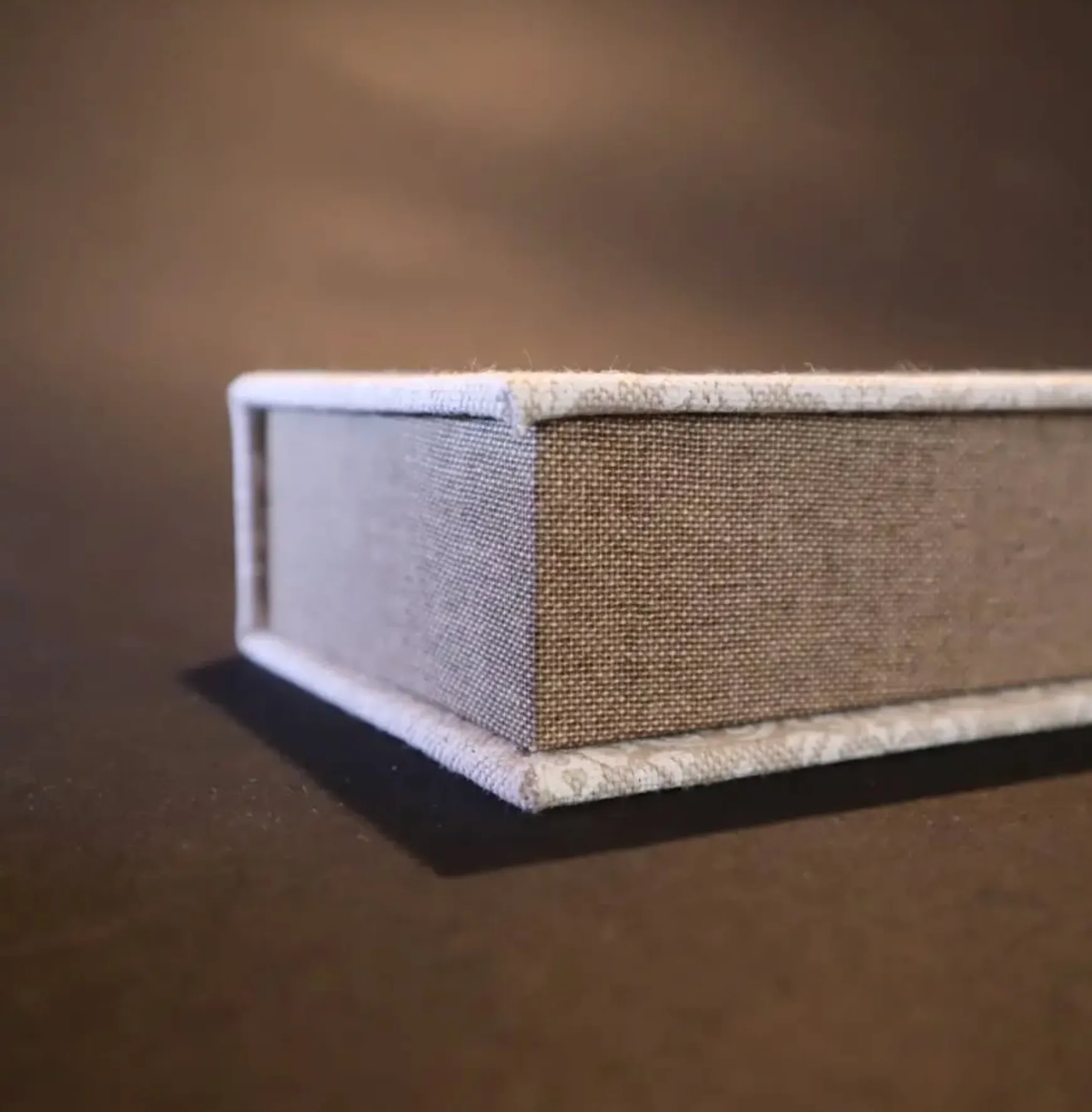 Impresión de libros en cajas almeja